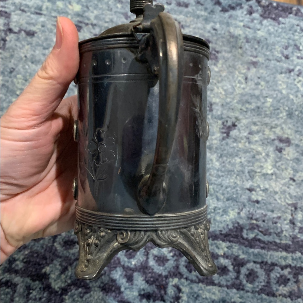 Meriden B co Vintage Victorian ornate 5” pitcher silver plate w handle - Picture 3 of 10